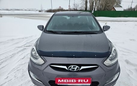 Hyundai Solaris II рестайлинг, 2012 год, 700 000 рублей, 2 фотография