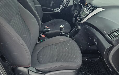 Hyundai Solaris II рестайлинг, 2012 год, 700 000 рублей, 11 фотография