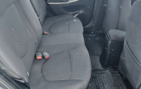 Hyundai Solaris II рестайлинг, 2012 год, 700 000 рублей, 13 фотография