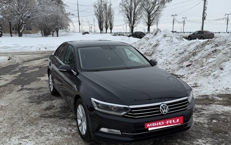 Volkswagen Passat B8 рестайлинг, 2015 год, 1 790 000 рублей, 2 фотография