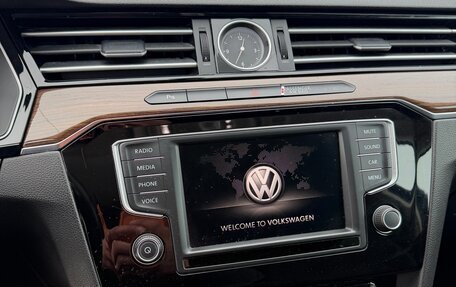 Volkswagen Passat B8 рестайлинг, 2015 год, 1 790 000 рублей, 16 фотография