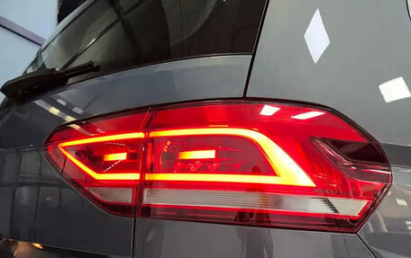 Volkswagen Touran III, 2021 год, 2 089 000 рублей, 11 фотография