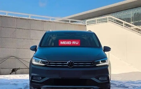 Volkswagen Touran III, 2021 год, 2 089 000 рублей, 3 фотография