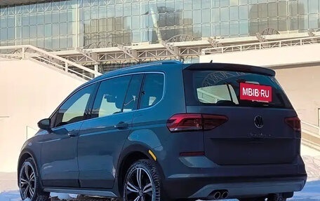 Volkswagen Touran III, 2021 год, 2 089 000 рублей, 7 фотография