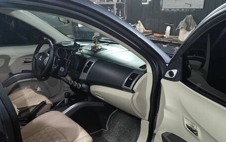 Mitsubishi Outlander III рестайлинг 3, 2007 год, 1 270 000 рублей, 3 фотография