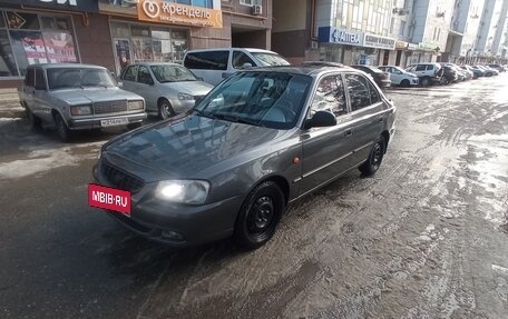 Hyundai Accent II, 2004 год, 350 000 рублей, 2 фотография