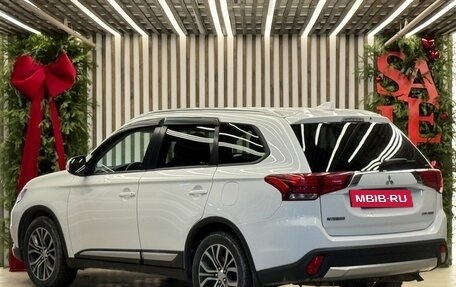 Mitsubishi Outlander III рестайлинг 3, 2018 год, 2 100 000 рублей, 3 фотография