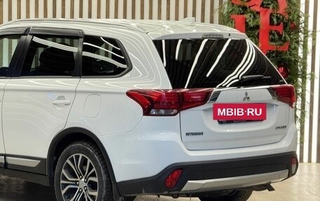 Mitsubishi Outlander III рестайлинг 3, 2018 год, 2 100 000 рублей, 4 фотография