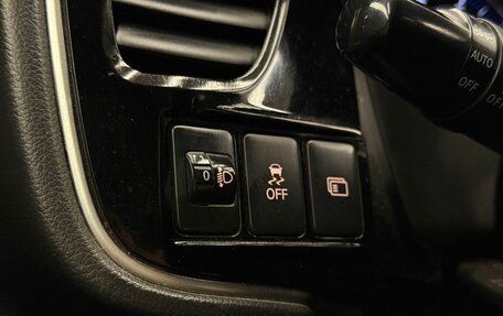 Mitsubishi Outlander III рестайлинг 3, 2018 год, 2 100 000 рублей, 15 фотография