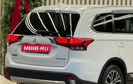 Mitsubishi Outlander III рестайлинг 3, 2018 год, 2 100 000 рублей, 8 фотография