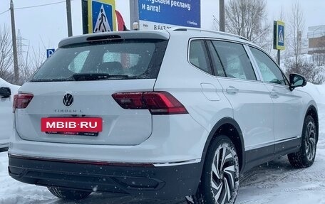 Volkswagen Tiguan II, 2025 год, 3 650 000 рублей, 5 фотография