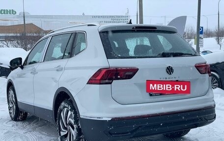 Volkswagen Tiguan II, 2025 год, 3 650 000 рублей, 7 фотография