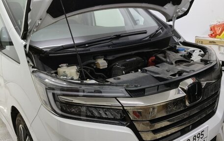 Honda Stepwgn IV, 2021 год, 2 700 000 рублей, 2 фотография