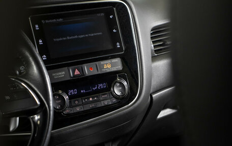 Mitsubishi Outlander III рестайлинг 3, 2018 год, 1 799 000 рублей, 15 фотография