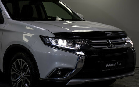 Mitsubishi Outlander III рестайлинг 3, 2018 год, 1 799 000 рублей, 21 фотография