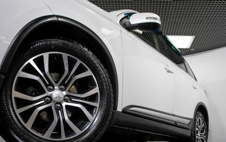 Mitsubishi Outlander III рестайлинг 3, 2018 год, 1 799 000 рублей, 25 фотография