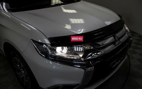 Mitsubishi Outlander III рестайлинг 3, 2018 год, 1 799 000 рублей, 22 фотография