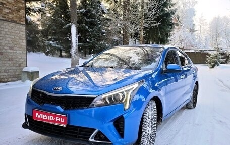 KIA Rio IV, 2021 год, 1 670 000 рублей, 1 фотография