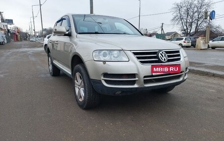 Volkswagen Touareg III, 2004 год, 700 000 рублей, 1 фотография