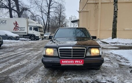 Mercedes-Benz E-Класс, 1995 год, 500 000 рублей, 2 фотография