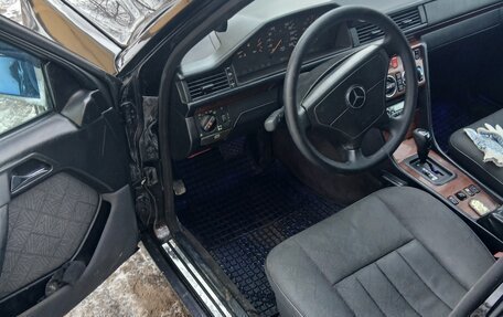 Mercedes-Benz E-Класс, 1995 год, 500 000 рублей, 11 фотография