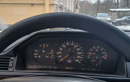 Mercedes-Benz E-Класс, 1995 год, 500 000 рублей, 13 фотография