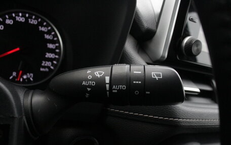 Toyota RAV4, 2019 год, 2 395 000 рублей, 13 фотография