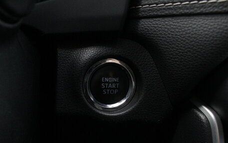 Toyota RAV4, 2019 год, 2 395 000 рублей, 14 фотография