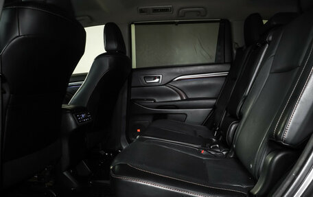 Toyota Highlander III, 2015 год, 2 399 000 рублей, 13 фотография