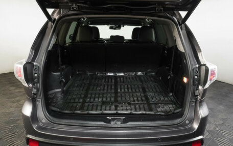 Toyota Highlander III, 2015 год, 2 399 000 рублей, 10 фотография