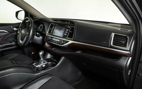 Toyota Highlander III, 2015 год, 2 399 000 рублей, 11 фотография