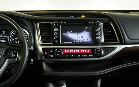 Toyota Highlander III, 2015 год, 2 399 000 рублей, 15 фотография