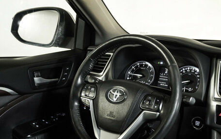 Toyota Highlander III, 2015 год, 2 399 000 рублей, 18 фотография