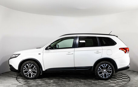 Mitsubishi Outlander III рестайлинг 3, 2016 год, 1 799 000 рублей, 8 фотография