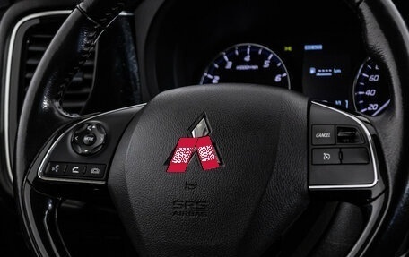 Mitsubishi Outlander III рестайлинг 3, 2016 год, 1 799 000 рублей, 11 фотография