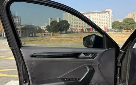 Volkswagen T-Roc I, 2023 год, 2 097 000 рублей, 17 фотография