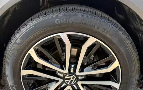 Volkswagen T-Roc I, 2023 год, 2 097 000 рублей, 18 фотография