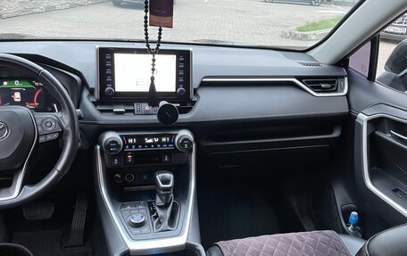 Toyota RAV4, 2021 год, 4 100 000 рублей, 8 фотография