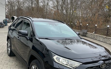 Toyota RAV4, 2021 год, 4 100 000 рублей, 4 фотография