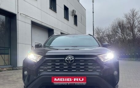 Toyota RAV4, 2021 год, 4 100 000 рублей, 10 фотография