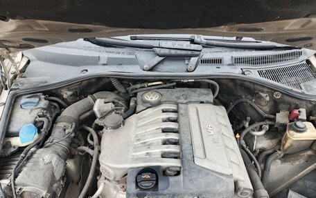 Volkswagen Touareg III, 2004 год, 700 000 рублей, 12 фотография