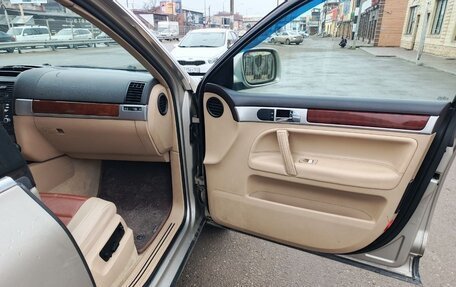 Volkswagen Touareg III, 2004 год, 700 000 рублей, 7 фотография