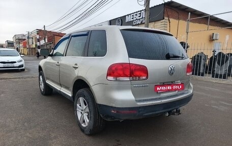 Volkswagen Touareg III, 2004 год, 700 000 рублей, 4 фотография
