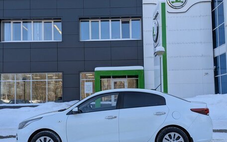 KIA Rio IV, 2018 год, 1 349 000 рублей, 8 фотография