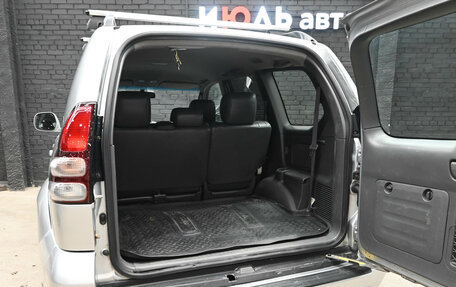 Toyota Land Cruiser Prado 120 рестайлинг, 2008 год, 2 000 000 рублей, 6 фотография