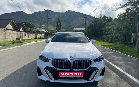 BMW 5 серия, 2024 год, 7 000 000 рублей, 2 фотография