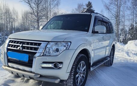 Mitsubishi Pajero IV, 2015 год, 2 650 000 рублей, 2 фотография