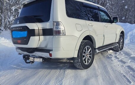 Mitsubishi Pajero IV, 2015 год, 2 650 000 рублей, 3 фотография