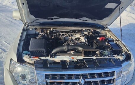 Mitsubishi Pajero IV, 2015 год, 2 650 000 рублей, 8 фотография