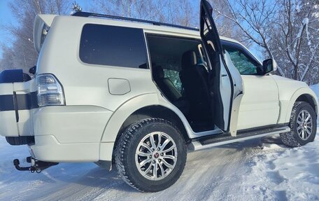 Mitsubishi Pajero IV, 2015 год, 2 650 000 рублей, 6 фотография